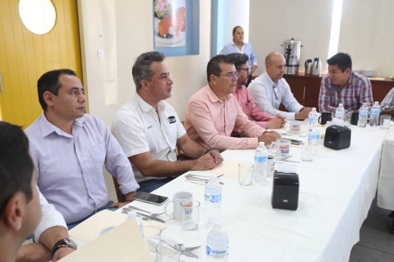 Canirac ofrece apoyo al Alcalde de Mazatlán para programas sociales