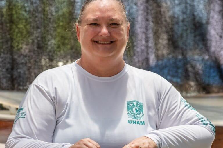 $!Anastazia T. Banaszak, doctora en biología marina, lidera el programa de reproducción de corales del Caribe mexicano.