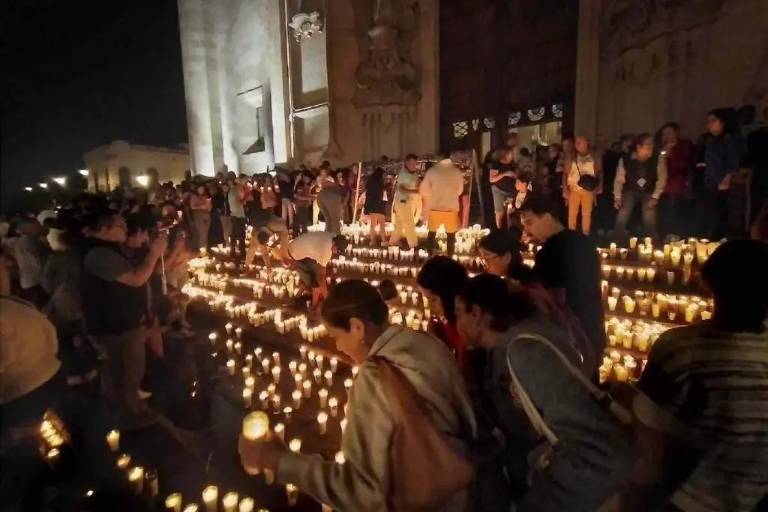 Habitantes de Lagos de Moreno realizan concentración por los 5 jóvenes desaparecidos en Jalisco