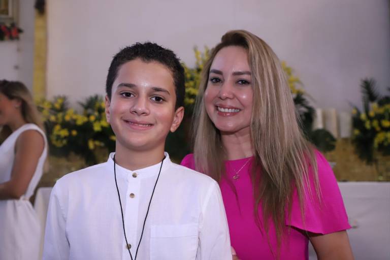 Confirman 54 niños su fe en Cristo