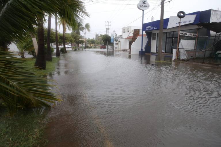 Transporte público está suspendido en Elota y Mazatlán por ‘Pamela’; pero se restablecerá gradualmente