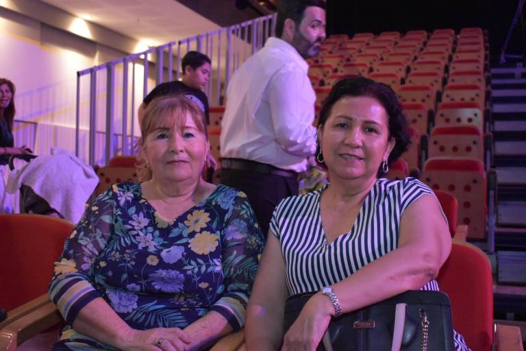 Vibra el público con el espectáculo ‘Sinaloa, tierra fértil de danzantes’