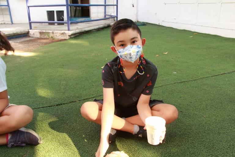 Recuerdan a los fieles difuntos en la Escuela Activa Integral