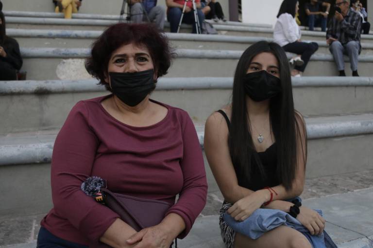 Brindan armonías al aire libre