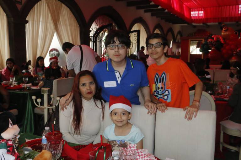 Celebra Ganac su tradicional posada con fiesta circense