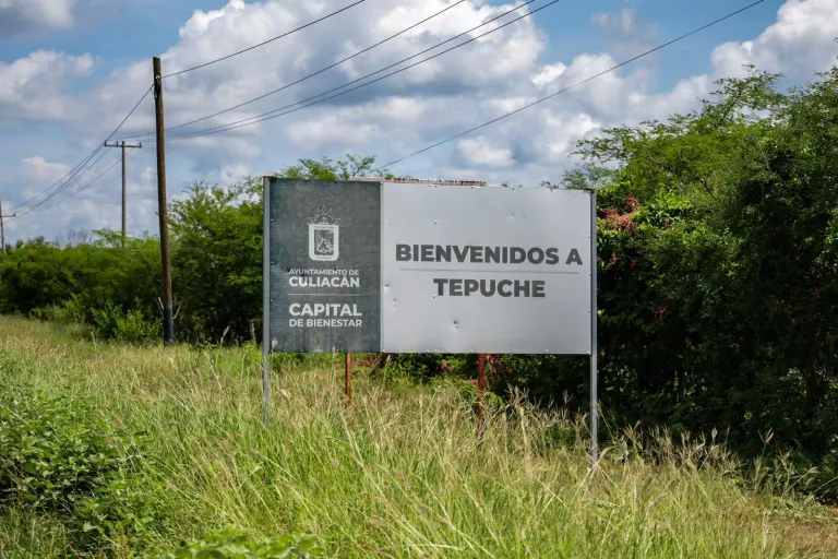 Presunto enfrentamiento en Tepuche deja dos civiles muertos y camioneta calcinada