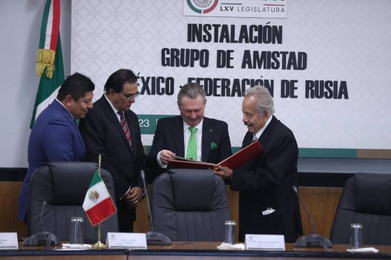 Embajada de Rusia niega acusaciones de EU sobre presencia de espías rusos en México