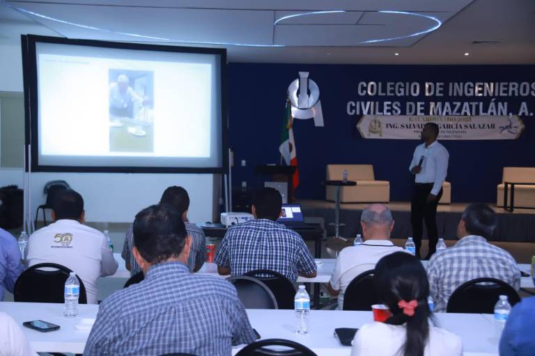 La construcción horizontal ya no es factible: Murillo Guzmán