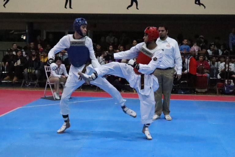 Selección Mazatlán de taekwondo cierra con éxito su participación en el estatal