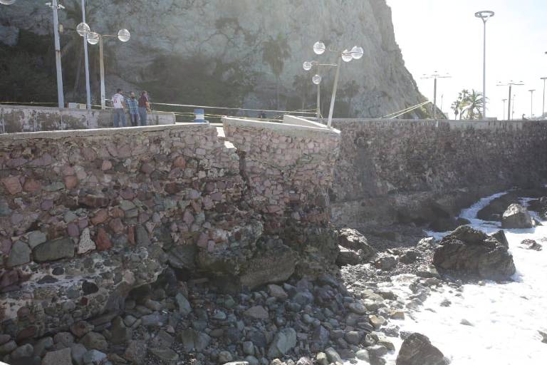 Un mes tardaría reconstrucción de tramo dañado en Glorieta Sánchez Taboada: Obras Públicas