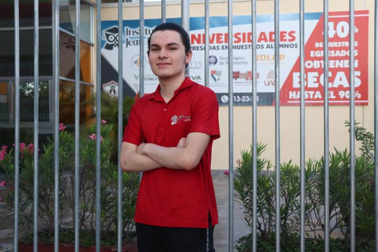 Felipe de Jesús Félix logra medalla de bronce en Olimpiada Nacional de Física