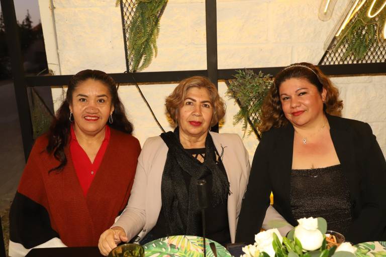 Ámbar Marbella Chicuate se despide de su soltería