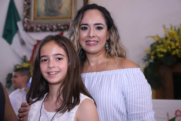 Confirman 54 niños su fe en Cristo