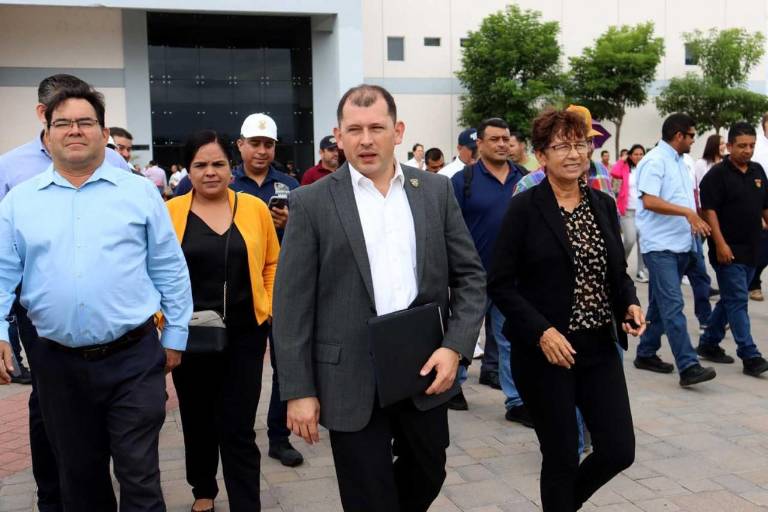 Ve Feliciano Castro maniobra política en nombramiento de Robespierre en la UAS