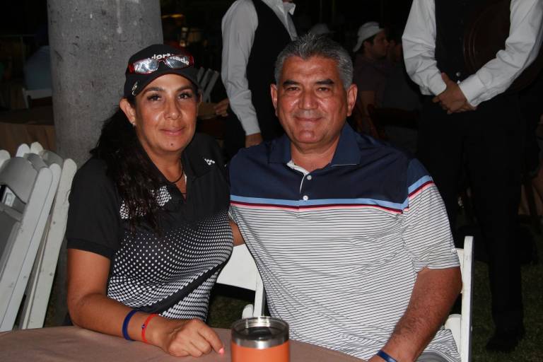 Golfistas viven amistosa competencia en el Country Club de Culiacán