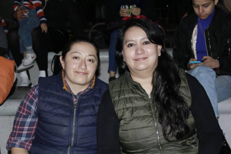 Disfrutan familias concierto navideño con la OSSLA