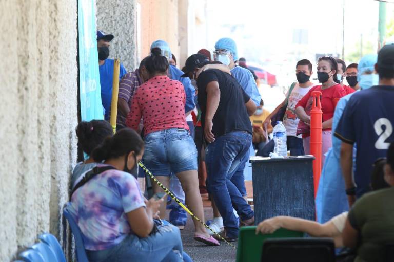 Al IMSS Mazatlán pacientes Covid-19 llegan en mal estado y hasta con el tanque de oxígeno
