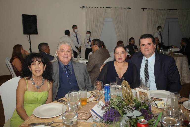 Martín Sánchez toma el mando de Club Rotario Mazatlán Norte