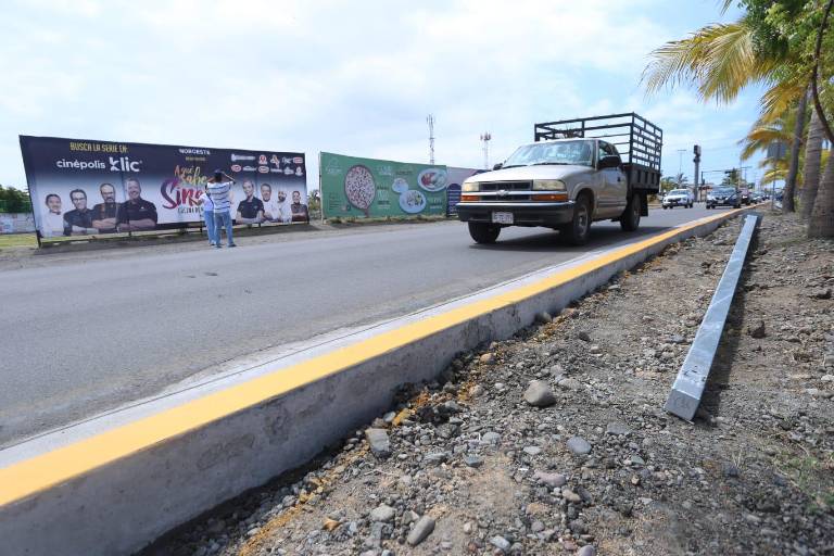 Culpa ‘El Químico’ a Azteca Lighting por retraso de luminarias en la Canseco; que lo castigue la ASE, pide