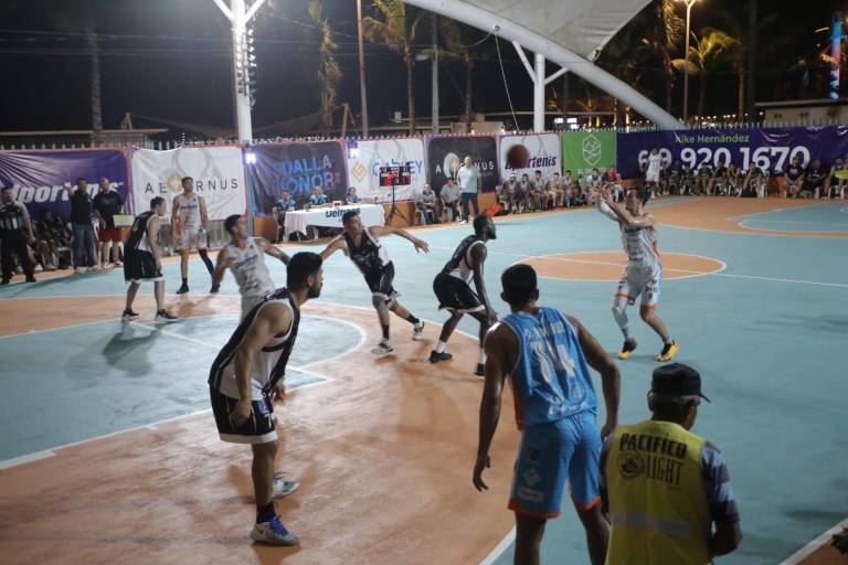Delfines de Mazatlán alarga su invicto en Cibapac