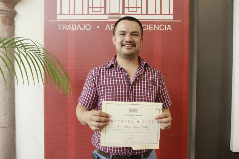 Entrega el Colegio de Sinaloa becas de disertación doctoral