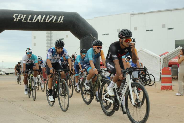 Pablo Alarcón y Hanna Enciso conquistan el Circuito Australiano en Mazatlán