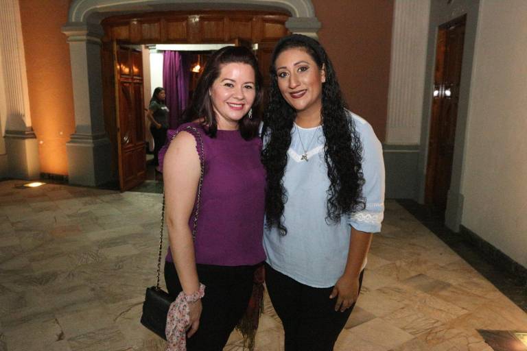 Disfrutan mazatlecos la obra ‘Caneros’