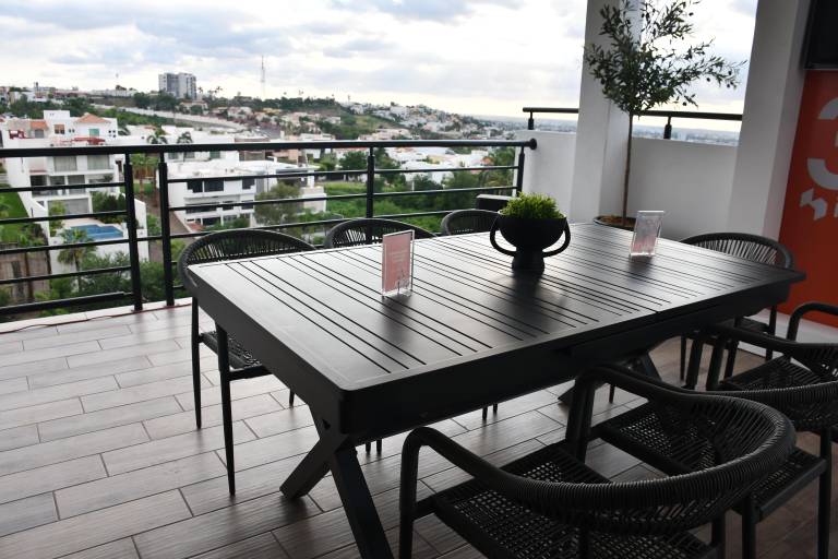 Presenta a sus clientes el confortable Roof Top de Icónica Park Residences