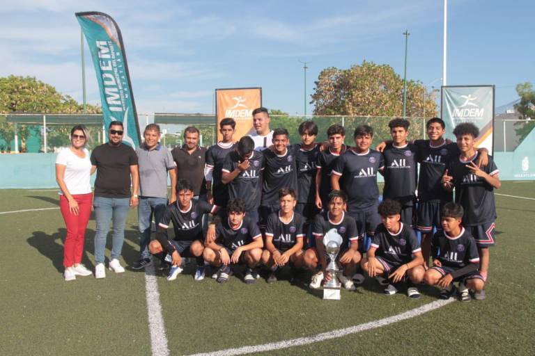 Cetmar 08 levanta título de Liga Estudiantil de Futbol Rápido