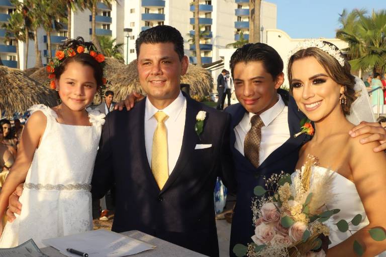 Rebeca y Juan Carlos celebran su boda civil