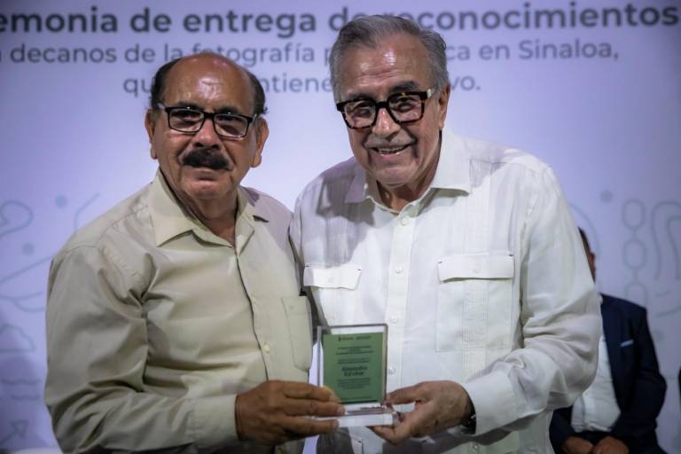 Fotoperiodistas sinaloenses son reconocidos por su trayectoria detrás de la lente