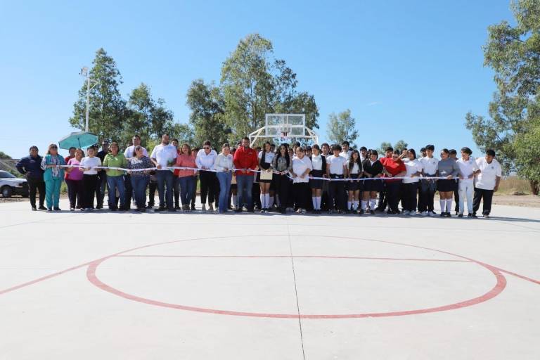 Entregan cancha de usos múltiples en telebachillerato de Tanques, en Elota