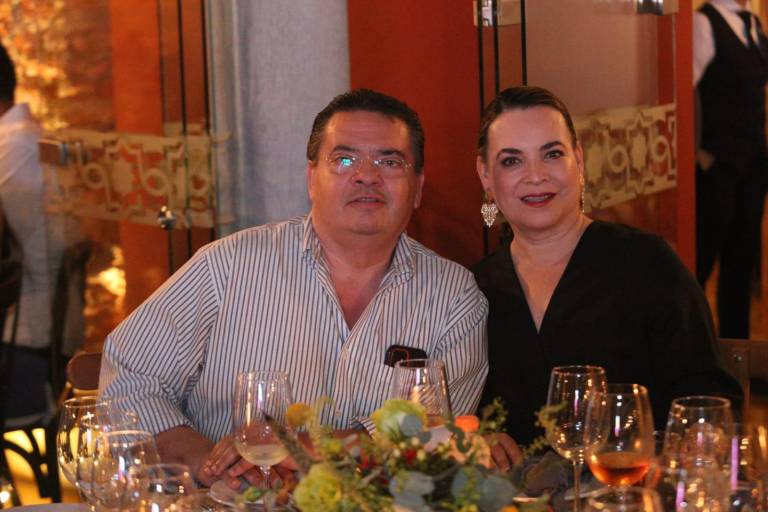 Disfrutan la gastronomía local y apoyan al Centro Histórico