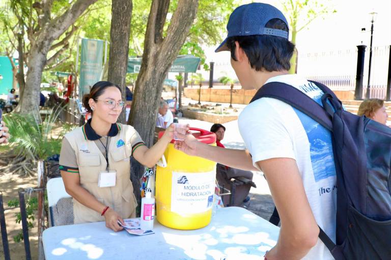 Instalan puntos de hidratación en municipios de Sinaloa