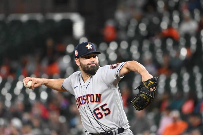 José Urquidy se muestra efectivo, pero sufre su tercera derrota consecutiva