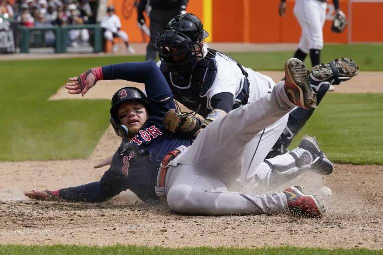 Ganan los Medias Rojas con dos jonrones de Devers, incluyendo un grand slam