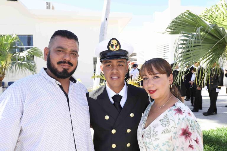 Participan en la celebración de la Escuela Náutica Mercante de Mazatlán