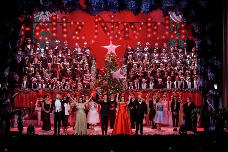 Reina el espíritu decembrino en la Gala Navideña