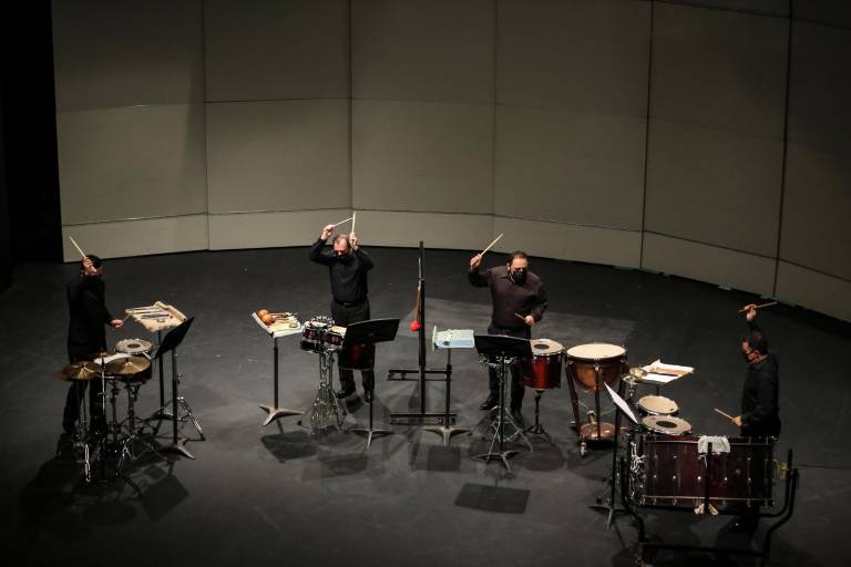 Trepidante interpretación de Sweet swaft, por percusionistas de la OSSLA