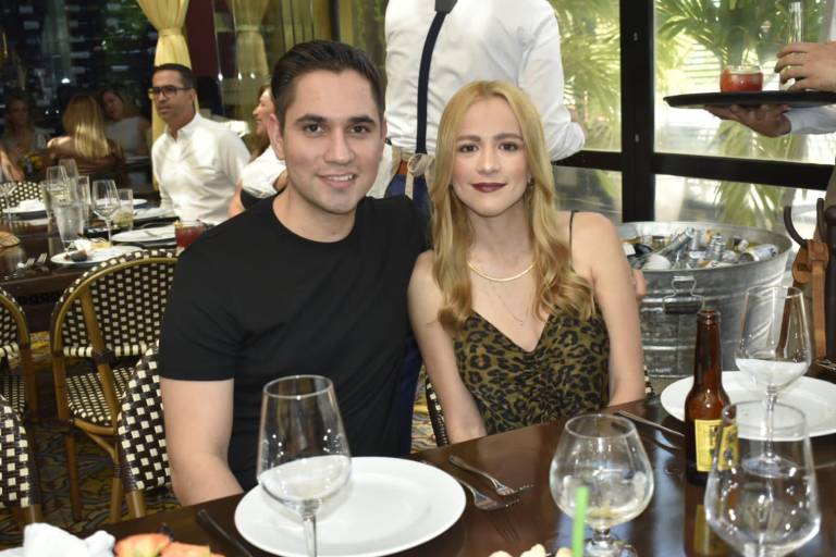 El maestro taquero Héctor Beltrán recibe homenaje de Cayenna