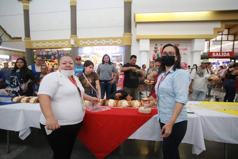 Casa Ley consiente a sus clientes con Rosca de Reyes