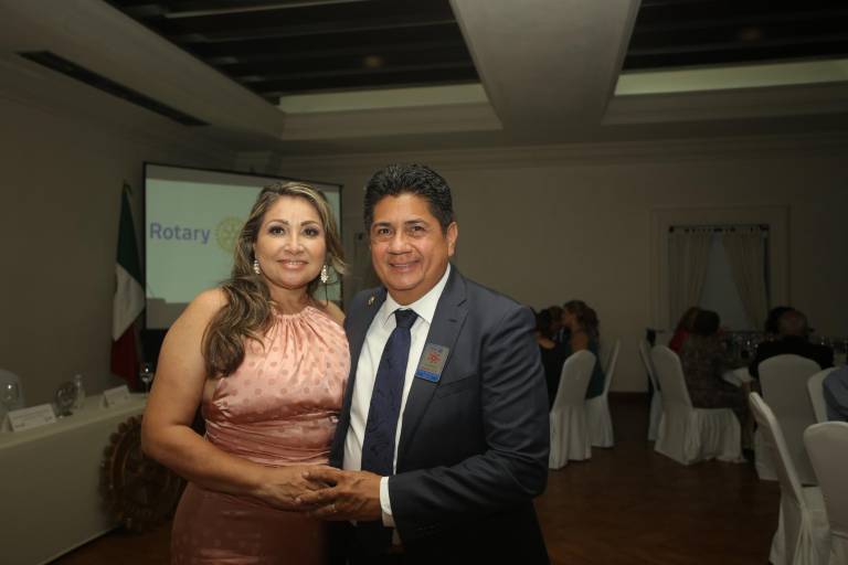 Martín Sánchez toma el mando de Club Rotario Mazatlán Norte