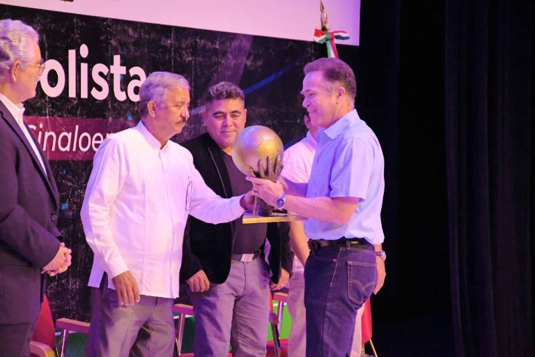 Reconocen en Culiacán a Pioneros del Futbol Sinaloense