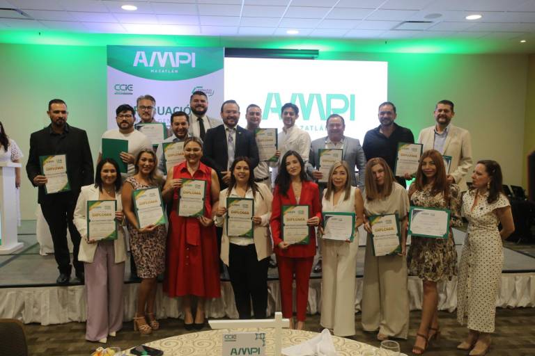 AMPI Mazatlán reconoce a nuevos graduados del Máster de Negocios y Desarrollo Inmobiliario