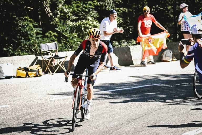 Tom Pidcock se lleva victoria de etapa en el Tour de Francia e inscribe su nombre en la historia del Alpe d’Huez