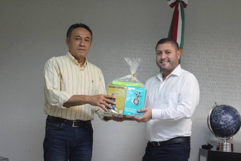 Entrega el Isic dotación de libros para salas de lectura y bibliotecas de Badiraguato