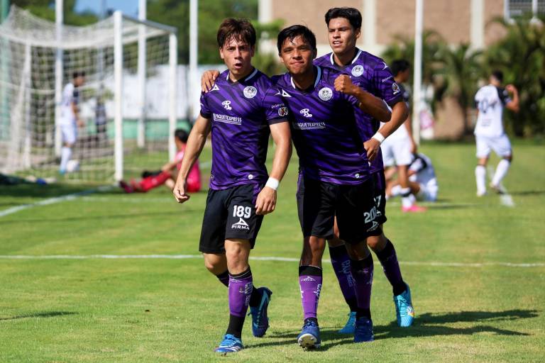 Juveniles del Mazatlán tienen festejo redondo ante Gallos