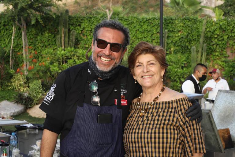 Cocinan chefs para ayudar al Centro de Readaptación Social