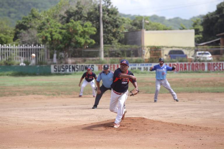 Auditoría-SAT se proclama monarca absoluto de la Categoría A en el beisbol Burócrata