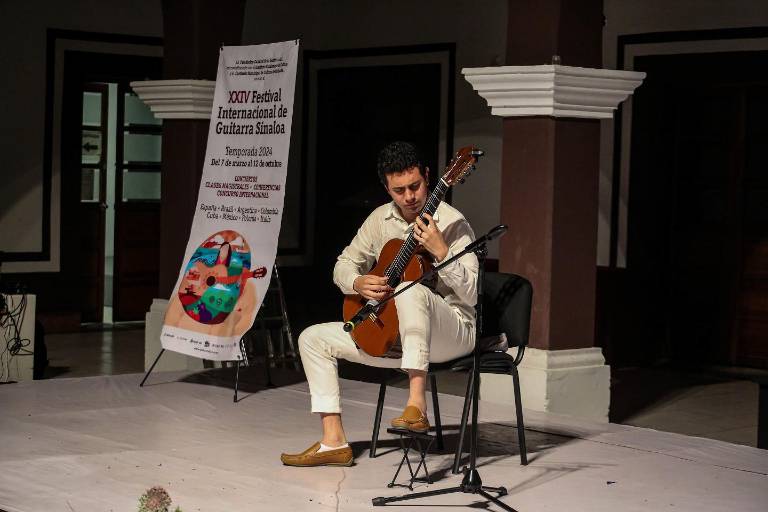 Comparte el guitarrista Carlos Bedoya música barroca y latina